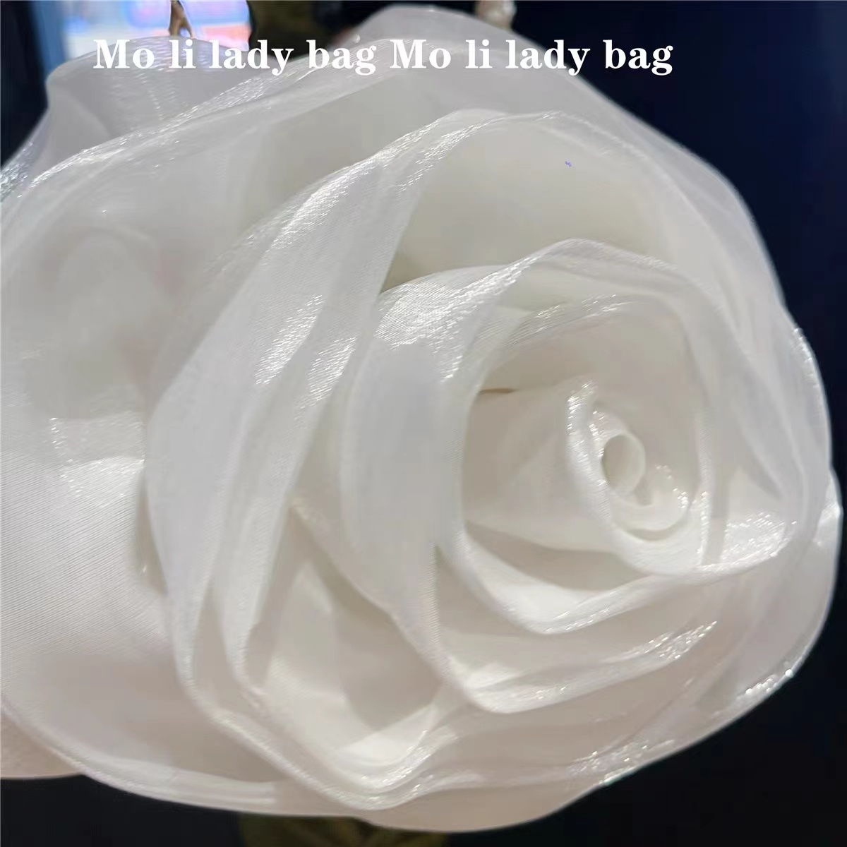 Luxury Designer Satin Floral H - Interior Design Elegant recension och pris