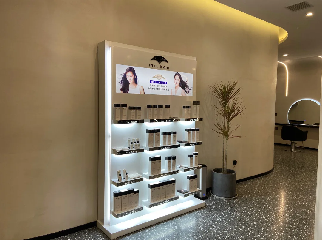 Makeup Showcase Retail Shop In - Interior Design Nail Salon recension och pris