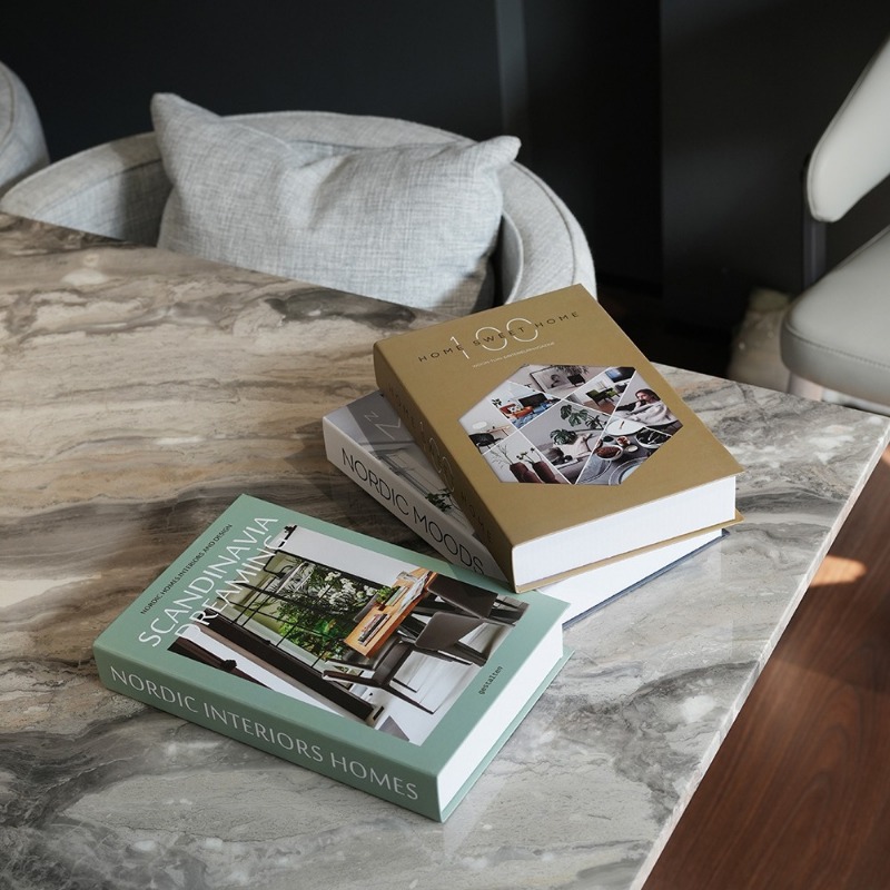 Simple Fake Books Ornament Bed - Interior Design Book recension och pris
