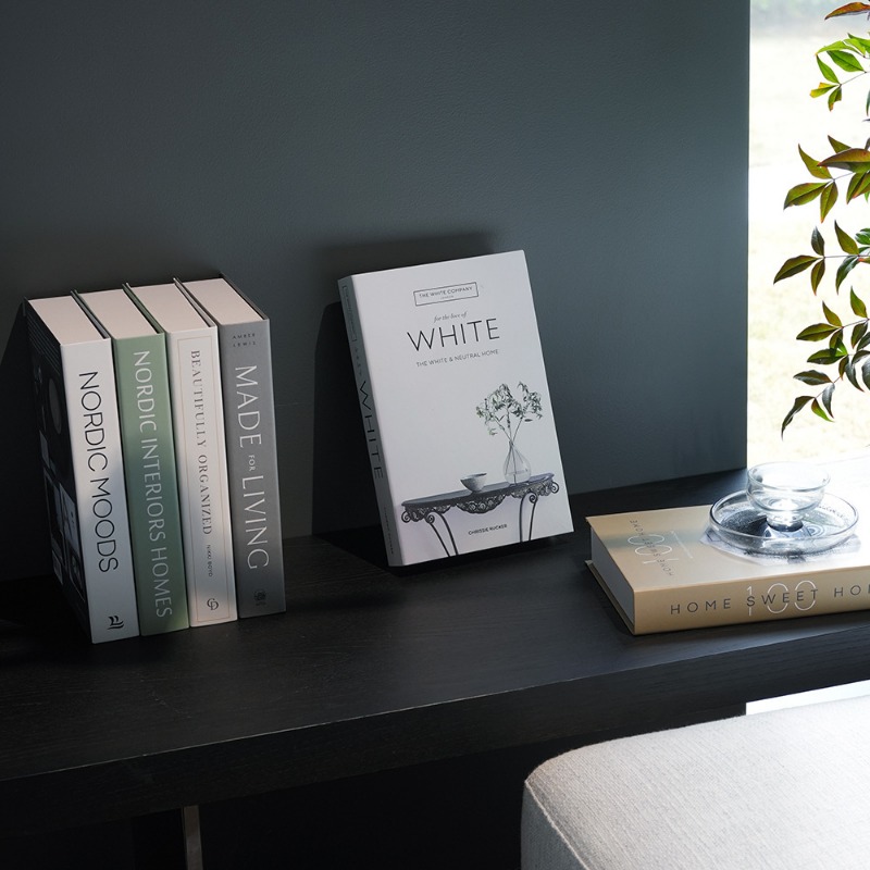 Simple Fake Books Ornament Bed - Interior Design Book recension och pris